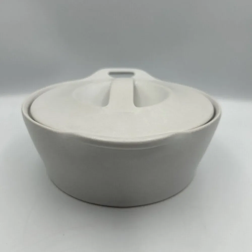 CorningWare Creations Stoneware Covered Casserole Oven Dish 1.5qt White